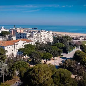 4* Hotel Residenza Parco Fellini